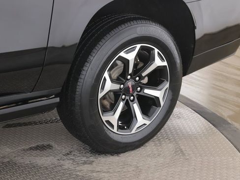 Used 2025 GMC Yukon XL AT4 w/ AT4 Premium Package image 14