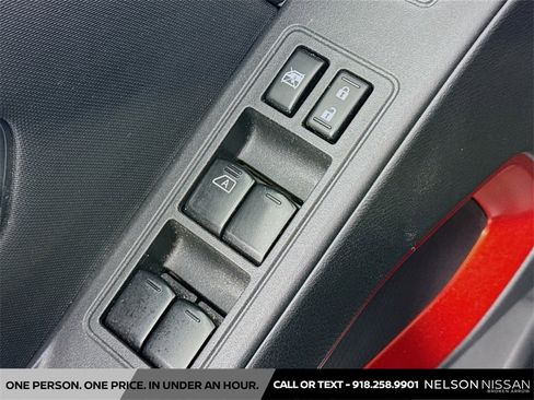 Used 2024 Nissan Frontier Pro-X image 17