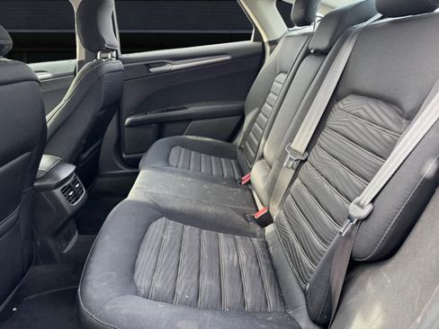 Used 2016 Ford Fusion SE image 13
