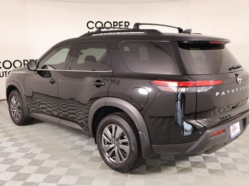 Used 2024 Nissan Pathfinder SV FWD image 23
