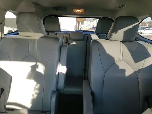 Used 2023 Toyota Highlander Limited image 23