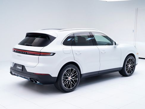 New 2026 Porsche Cayenne image 9