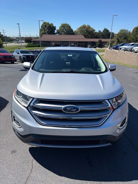 Used 2018 Ford Edge Titanium AWD/4WD image 2