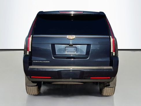 Used 2019 Cadillac Escalade Luxury image 4