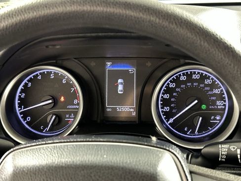 Used 2021 Toyota Camry LE image 14