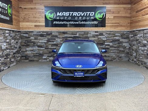 Certified 2024 Hyundai Elantra SEL image 3