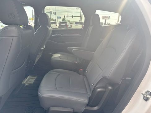 Used 2023 Buick Enclave Essence w/ Experience Buick Package FWD image 15