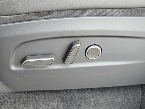 Used 2026 Tesla Model Y Long Range image 22