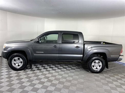 Used 2013 Toyota Tacoma 4x4 Double Cab w/ SR5 Pkg image 5