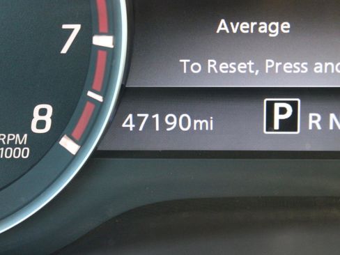 Used 2024 Nissan Titan SV w/ SV Utility Package image 21