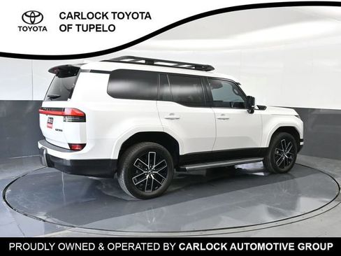 Used 2024 Lexus GX 550 w/ Accessory Package (Z1) AWD/4WD image 3