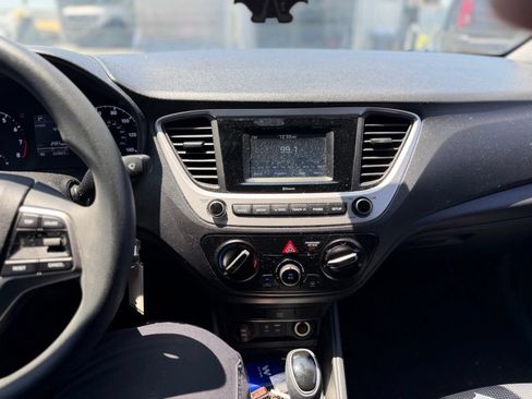 Used 2022 Hyundai Accent SE FWD image 9