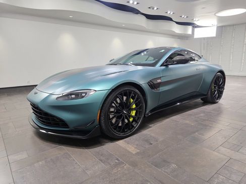 Used 2023 Aston Martin V8 Vantage Coupe image 23