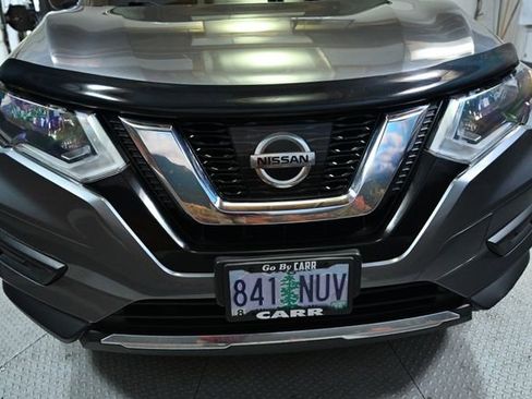 Used 2017 Nissan Rogue SV AWD/4WD image 17