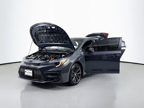 Used 2025 Toyota Corolla SE w/ SE Premium Package FWD image 18