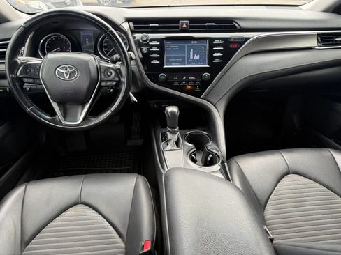 Used 2018 Toyota Camry SE FWD image 9