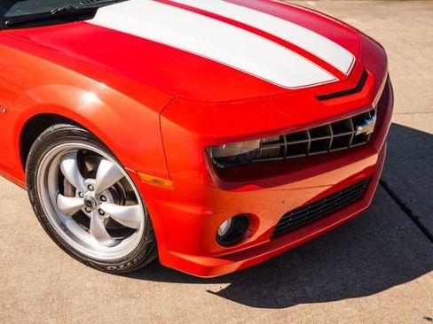 Used 2010 Chevrolet Camaro SS w/ RS Package image 19