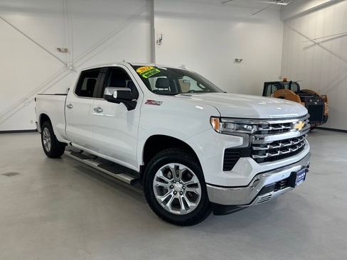 Used 2024 Chevrolet Silverado 1500 LTZ AWD/4WD image 4