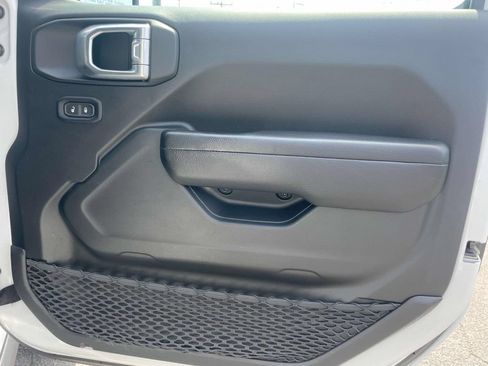 Used 2023 Jeep Wrangler Unlimited Sport AWD/4WD image 12