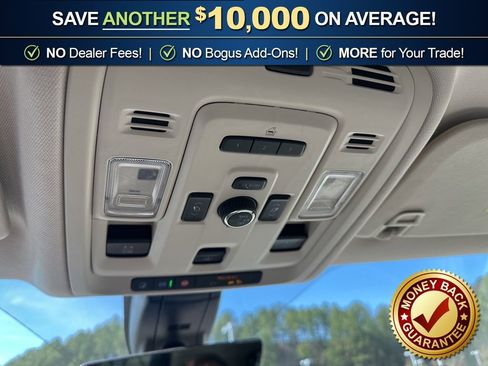 Used 2021 GMC Yukon Denali w/ Denali Premium Package image 23