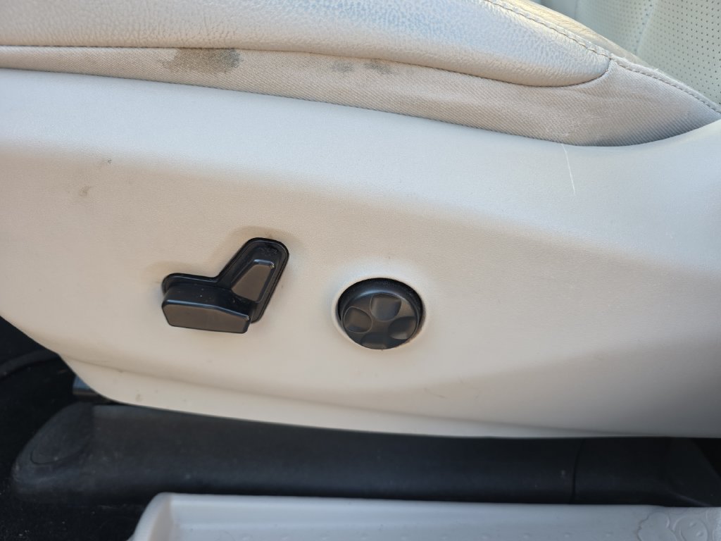 Used 2019 Chrysler Pacifica Touring-L FWD image 13