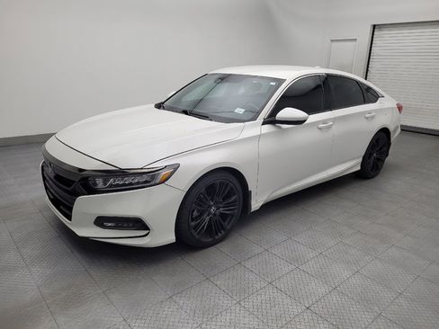 Used 2018 Honda Accord Sport image 2