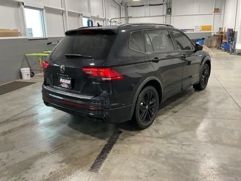Used 2022 Volkswagen Tiguan SE R-Line AWD/4WD image 6
