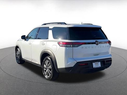 Used 2025 Nissan Pathfinder SV image 11