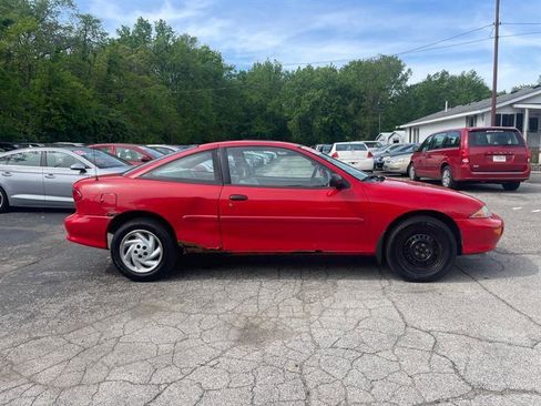 Used 1998 Chevrolet Cavalier Coupe w/ Preferred Equipment Group 1 FWD image 4