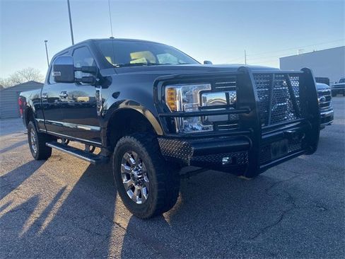Certified 2017 Ford F250 Lariat w/ Lariat Ultimate Package image 36