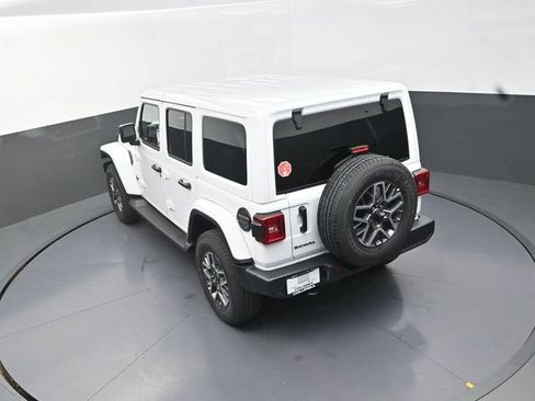 New 2026 Jeep Wrangler Unlimited Sahara AWD/4WD image 15