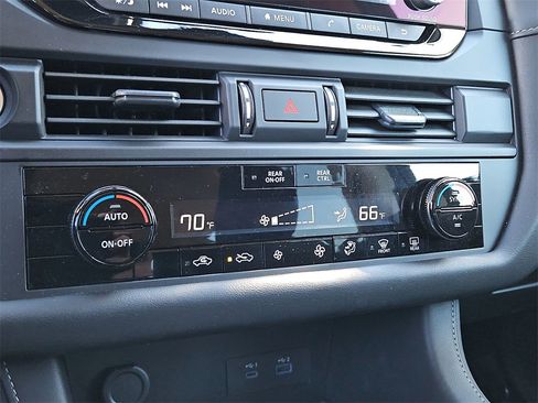 Certified 2024 Nissan Pathfinder S image 17