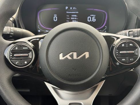 Used 2024 Kia Soul S FWD image 11