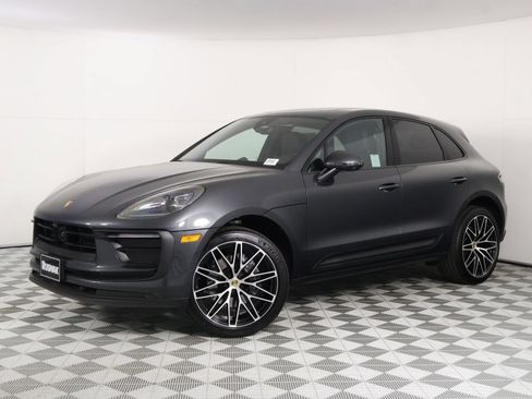 Certified 2026 Porsche Macan AWD/4WD image 35