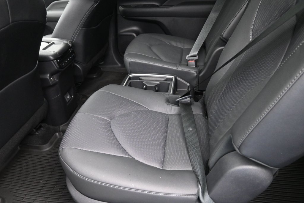 Used 2026 Toyota Grand Highlander AWD Hybrid image 27