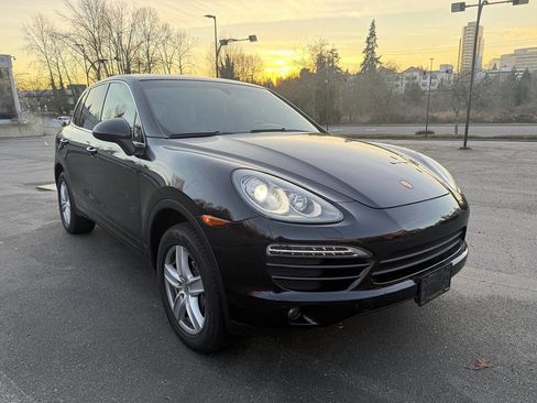 Used 2011 Porsche Cayenne image 2