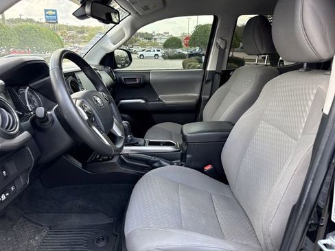 Used 2023 Toyota Tacoma SR5 w/ Technology Package image 9