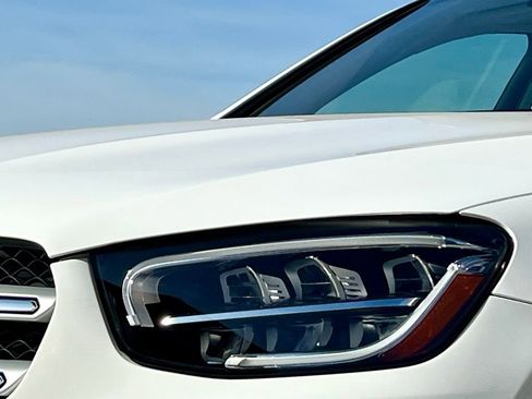 Certified 2022 Mercedes-Benz GLC 300 4MATIC image 8
