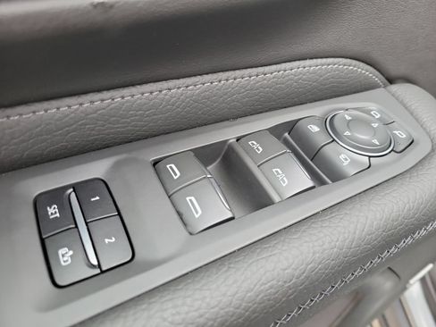 Used 2023 GMC Yukon Denali AWD/4WD image 20