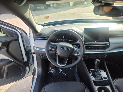 Used 2023 Jeep Compass Limited w/ Elite Group AWD/4WD image 18