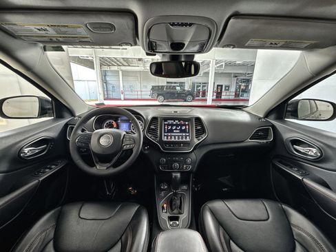 Used 2023 Jeep Cherokee Trailhawk w/ Sun & Sound Group image 23