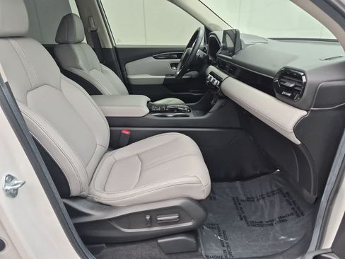 Used 2025 Honda Pilot Touring image 22