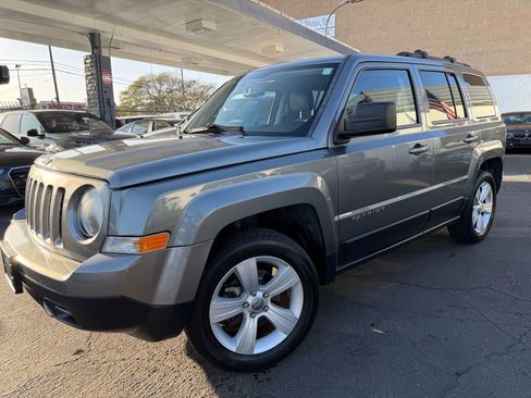 Used 2014 Jeep Patriot Latitude FWD image 5
