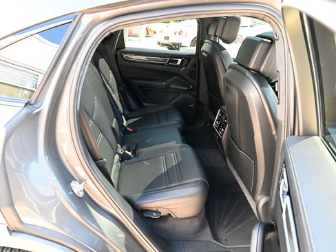 Used 2023 Porsche Cayenne GTS AWD/4WD image 52