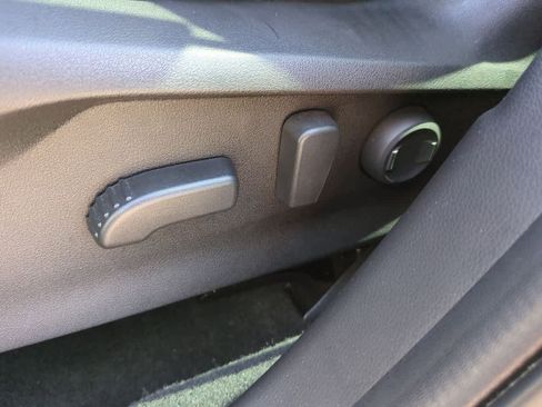 Used 2022 Subaru Forester Limited w/ Popular Package #2 image 16