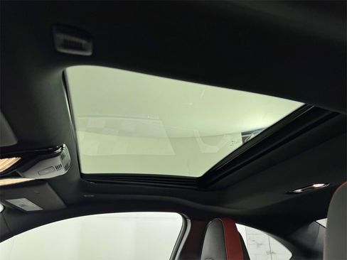 Used 2025 BMW M2 image 32