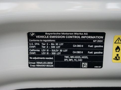 Used 2024 BMW X5 sDrive40i w/ M Sport Package RWD image 28