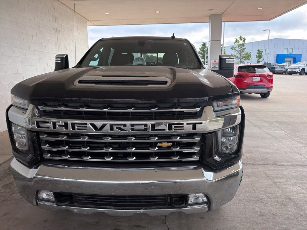 Used 2022 Chevrolet Silverado 3500 LTZ w/ LTZ Convenience Package AWD/4WD image 2