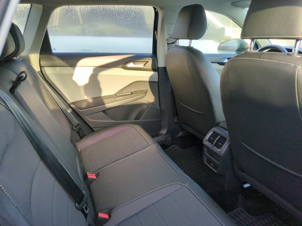 Certified 2023 Volkswagen Taos SE FWD image 10