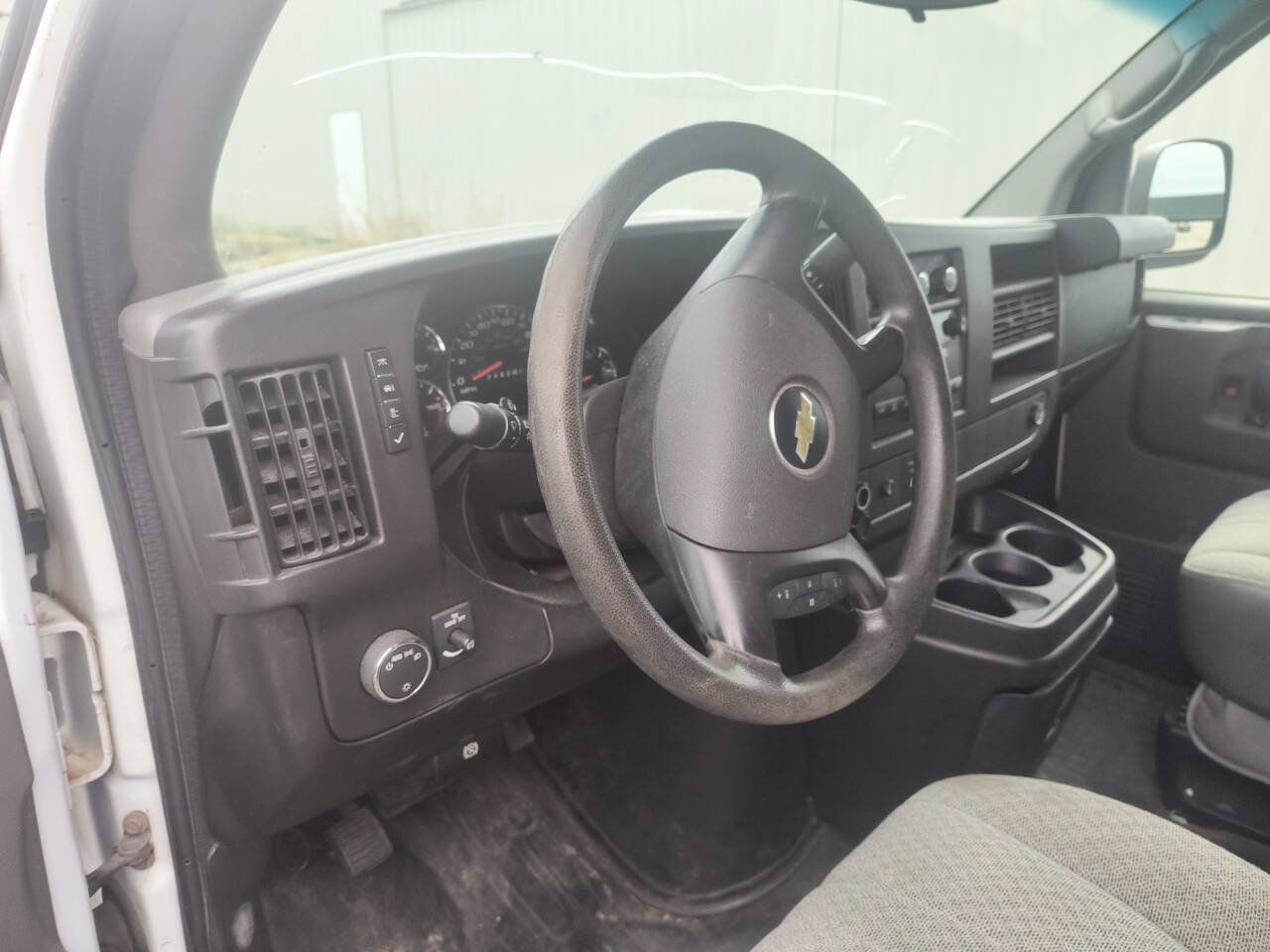 Used 2014 Chevrolet Express 2500 RWD image 34